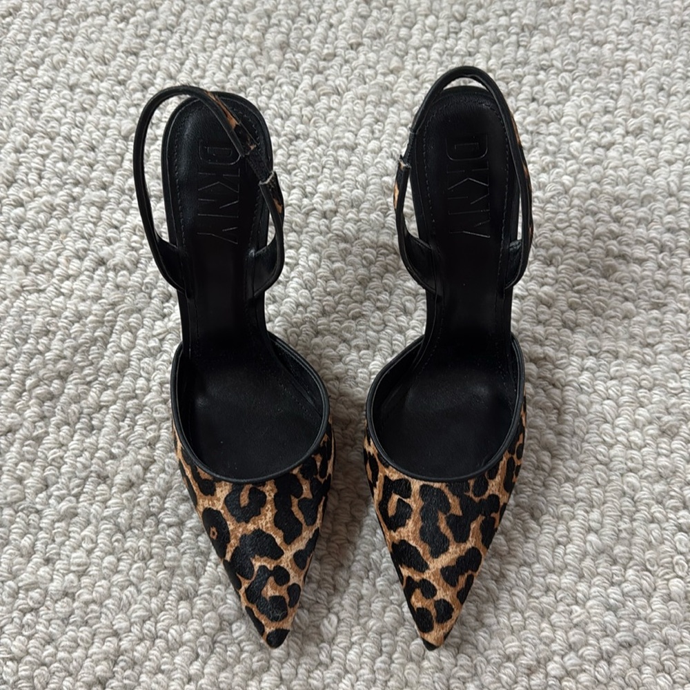 DKNY Women's Macia Slingback Pump Heeled Sandal
Size 10